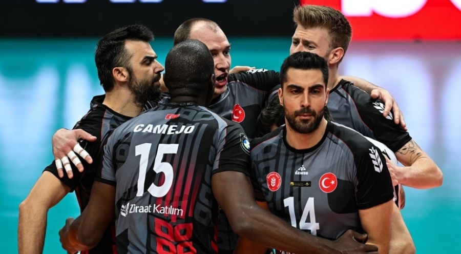 Efeler Ligi şampiyonu Ziraat Bankkart'ta yaprak dökümü!