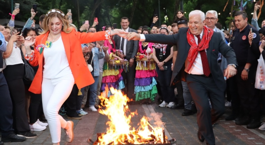 Bursalılar baharın gelişini 'Hıdırellez Şenliği' ile kutladı!