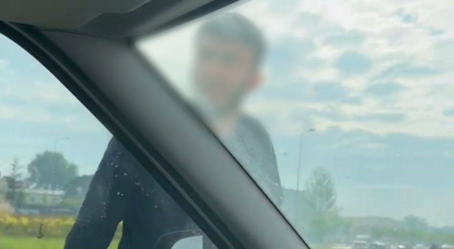 Bursa'da trafikte korku dolu anlar! Aracından inen tır sürücüsün çirkin hareketlerde bulundu