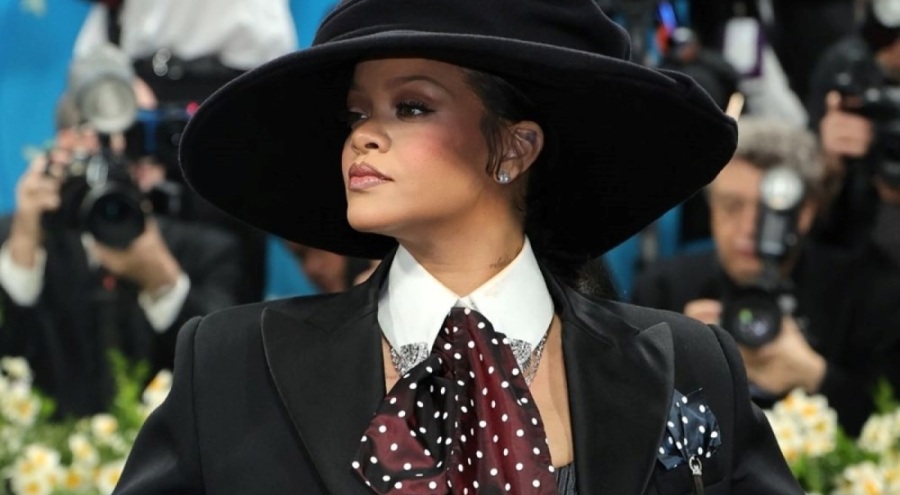 Rihanna yine hamile!