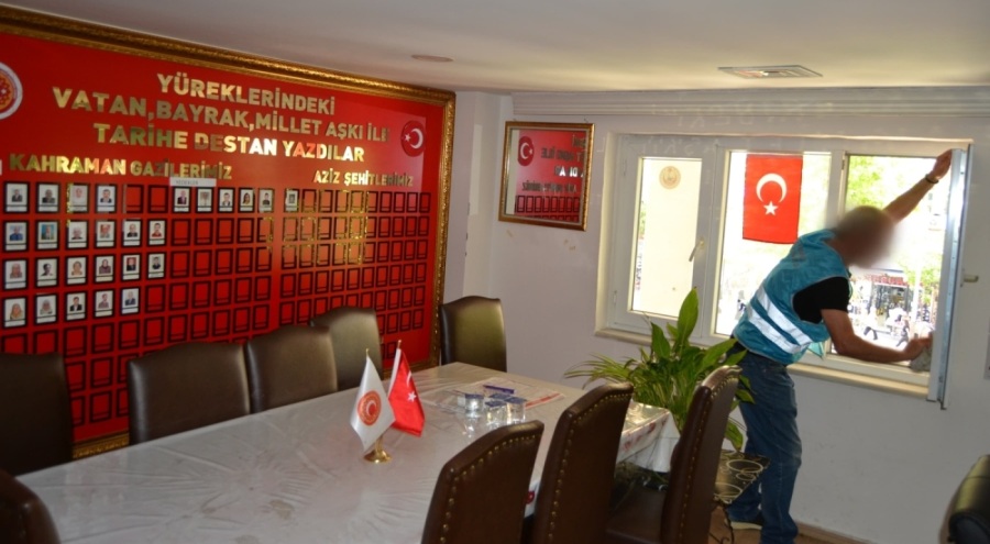 Bursa'da hükümlüler, cezalarını kamuya yararlı işlerde ücretsiz çalışarak yerine getiriyor