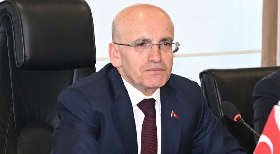 Bakan Şimşek, Endonezya Maliye Bakanı Indrawati ile bir araya geldi