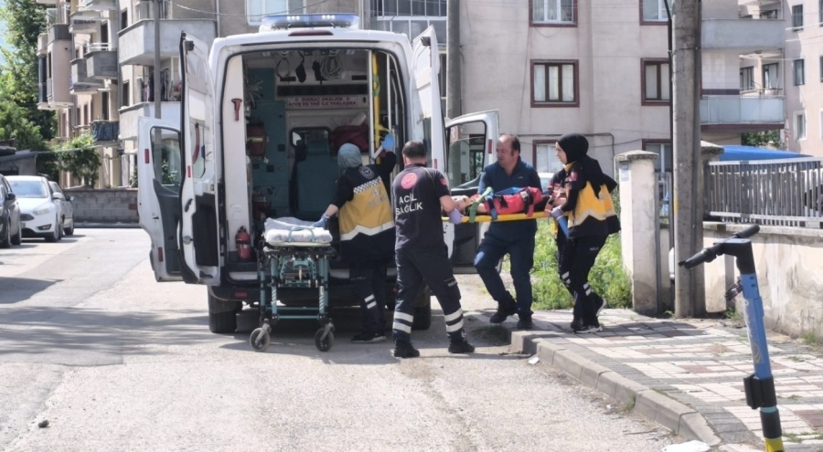 Bursa'da balkondan düşen çocuk yaralandı