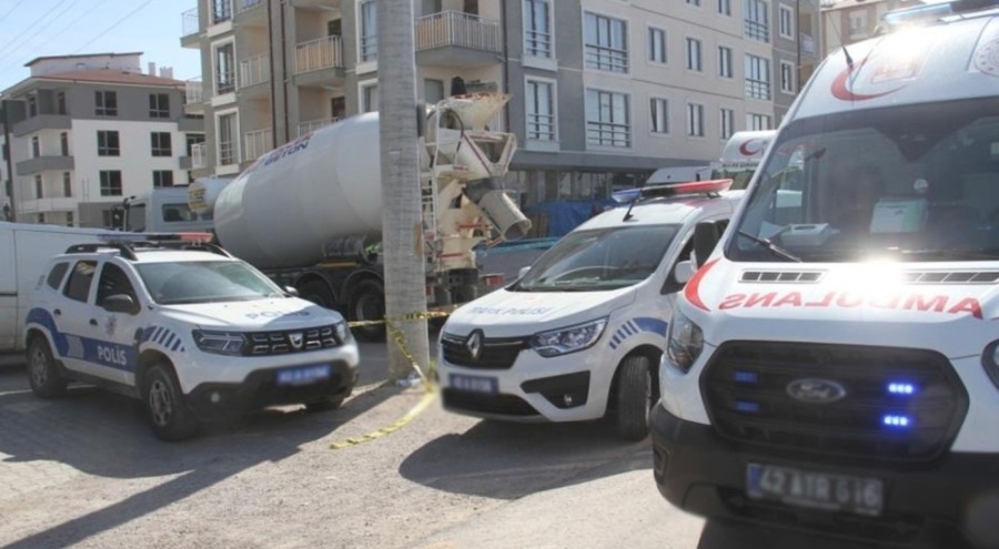Beton mikserinin altında kalan yaşlı adam öldü