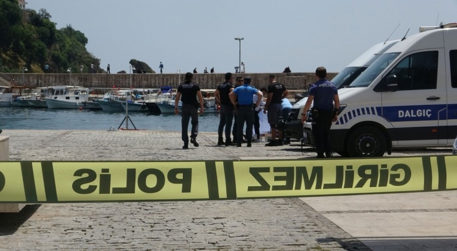 Antalya'da denizde bir kişinin cansız bedeni bulundu