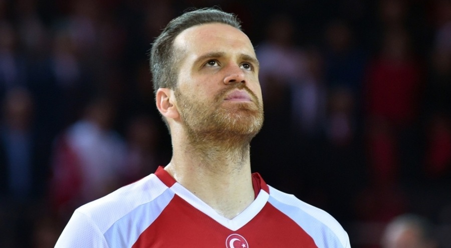 Milli basketbolcu Oğuz Savaş'tan emeklilik kararı