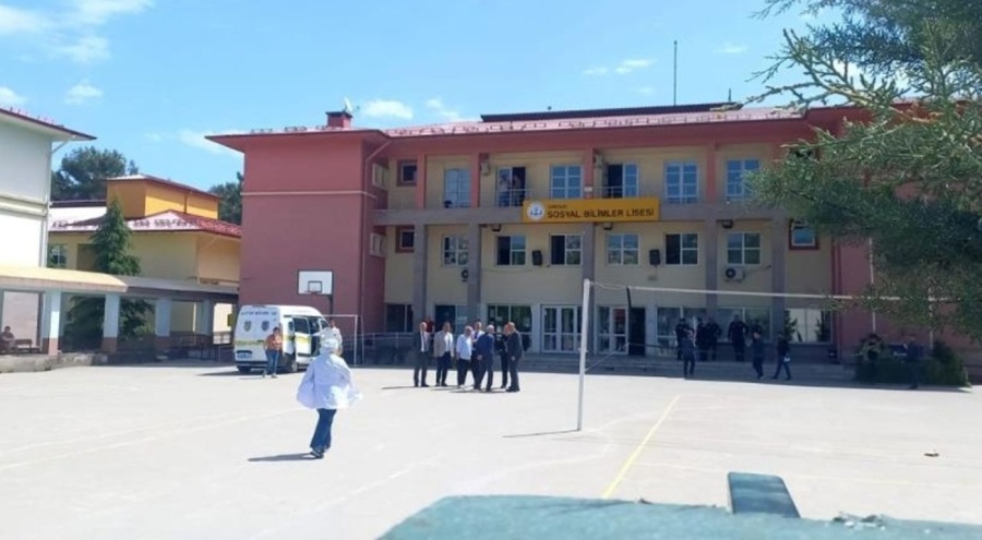 Giresun'da lisede silahlı saldırı! 2 kişi hayatını kaybetti