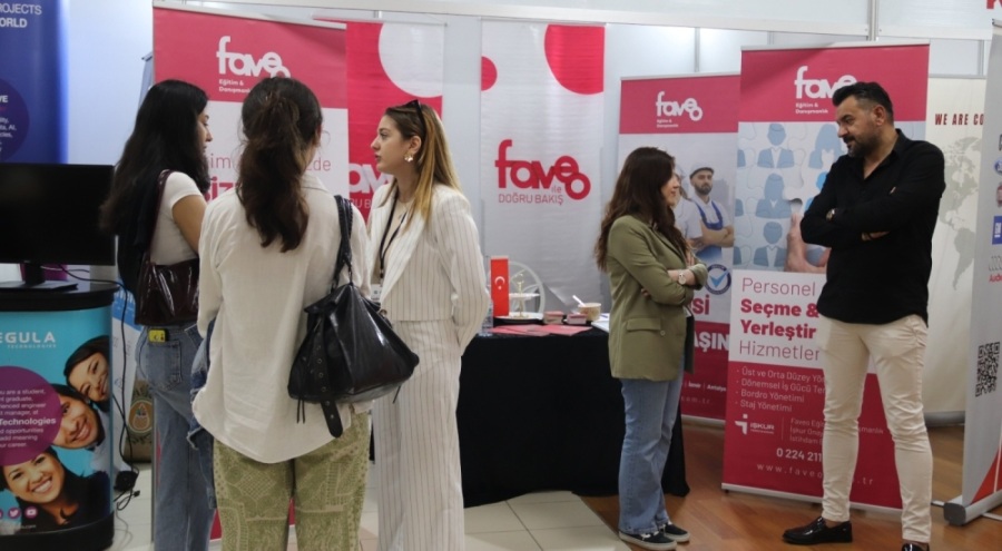 Bursa'da Kariyer Fuarı'nda başarının ipuçları paylaşıldı