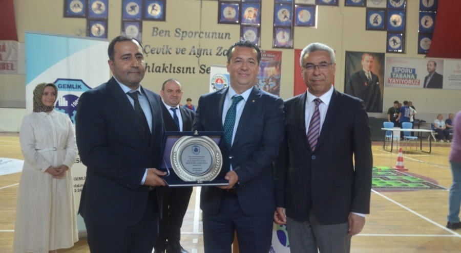 Bursa'nın Gemlik ilçesinde robot yarışması düzenlendi