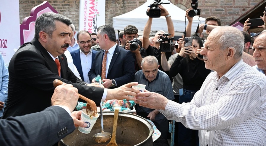 Yıldırım'da 6 asırlık Erguvan Bayramı geleneği yaşatılıyor