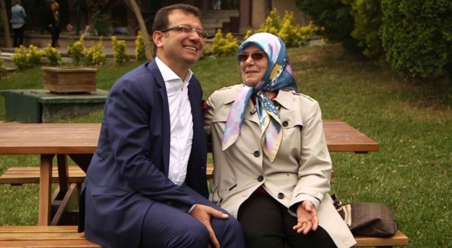 Ekrem İmamoğlu'ndan duygulandıran 'Anneler Günü' paylaşımı