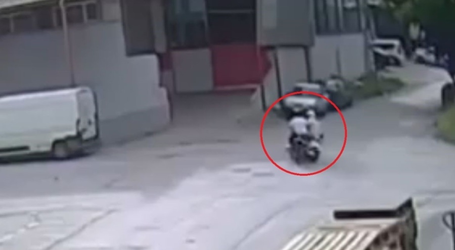 Bursa'da iki motosikletinin karıştığı kaza kamerada!