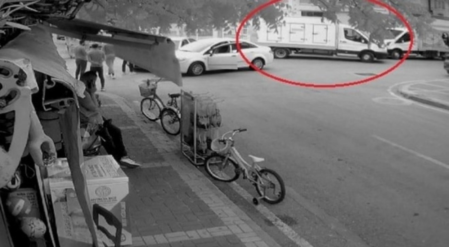 Tabelayı kapattı, kazaya neden oldu