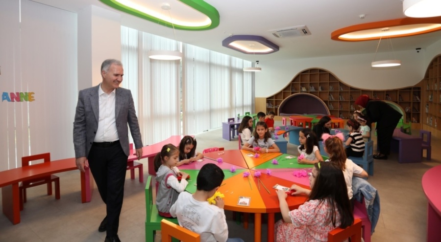 İnegöl'de "El Yapımı Kağıt Çiçek Buketi" atölye etkinliği!