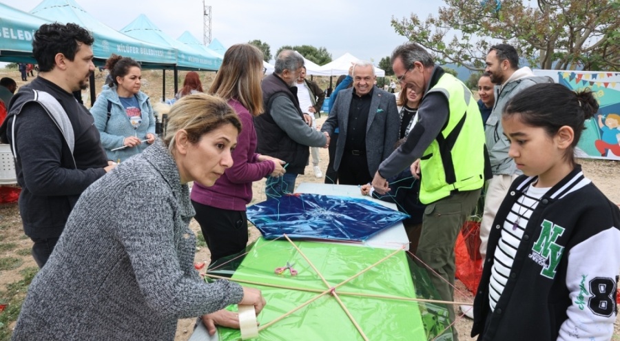 'Nilüfer Uçurtma Şenliği' etkinliğinde gökyüzü uçurtmalarla renklendi