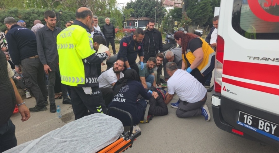 Bursa'da iki motosiklet çarpıştı! Kazada baba ile 13 yaşındaki oğlu yaralandı
