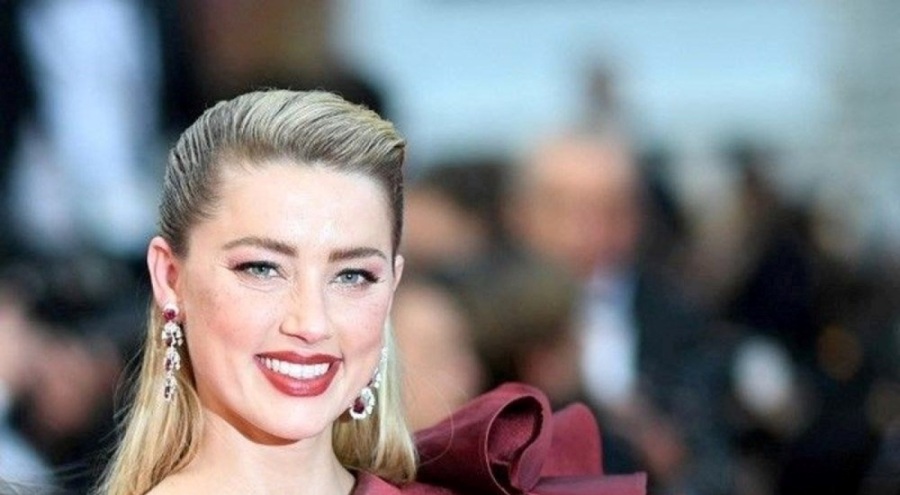 Amber Heard ikiz bebek sahibi oldu