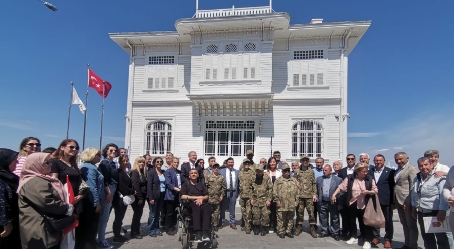 Mudanya'da özel gereksinimli gençler için temsili asker eğlencesi düzenledi