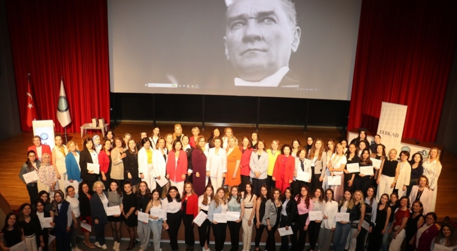 BUİKAD kız öğrencileri iş hayatına hazırlıyor