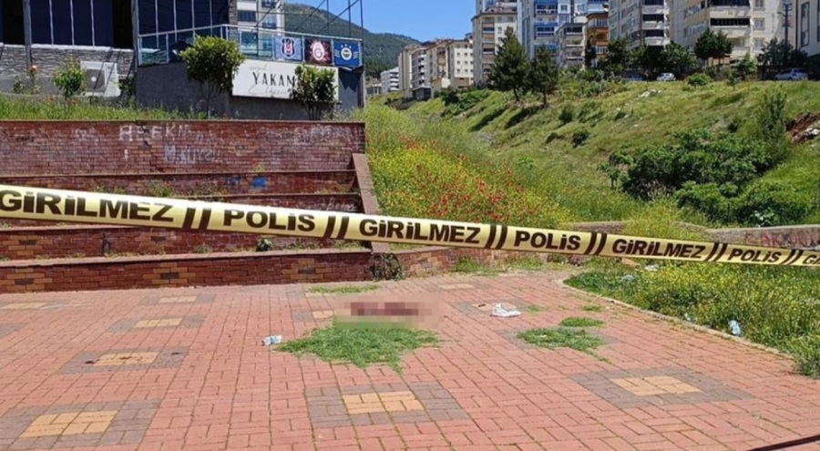 Bıçaklı kavgada ağır yaralandı