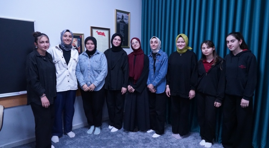 Bursa'da İmam Hatip öğrencilerinden dijital çağa ayak uyduran proje