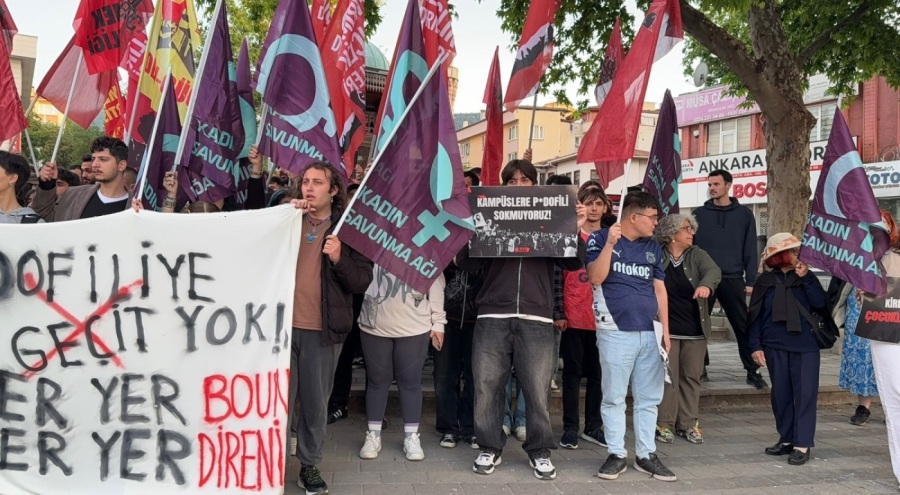 Bursa'dan Boğaziçi'ne destek: "Kadın düşmanlarına geçit yok, üniversiteler bizimdir!"
