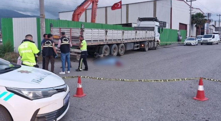 Tırla çarpışan motosikletin 16 yaşındaki sürücüsü öldü