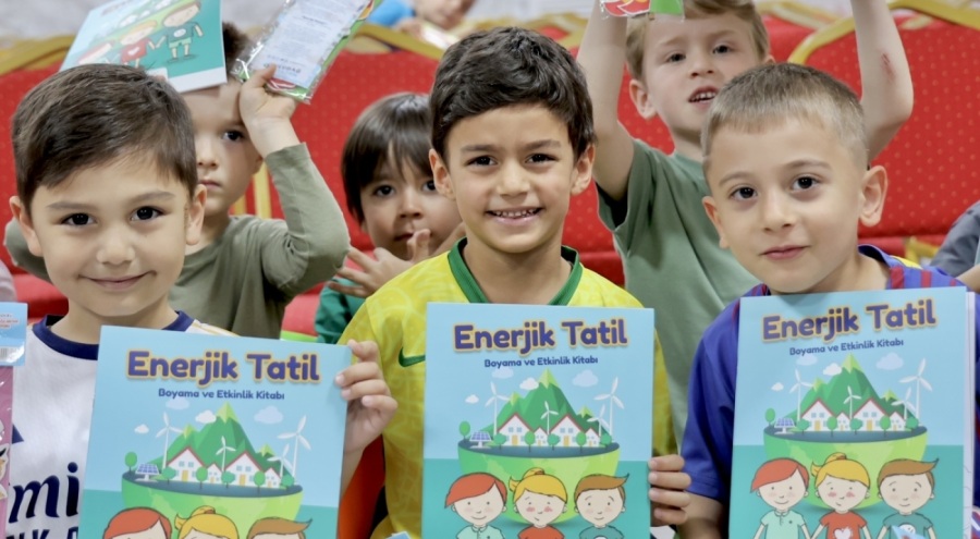 Bursa'da Karagöz gölge oyunu ile çocuklara enerji tasarrufu dersi