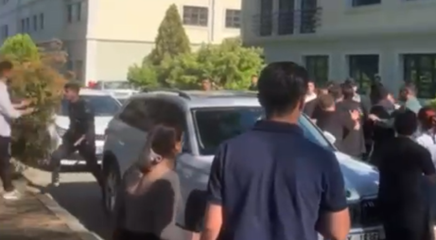 Bursa'da gençlerin etkinliğine saldırı!