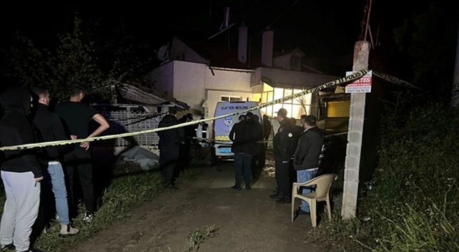 Ev yangınında yaşlı çift hayatını kaybetti