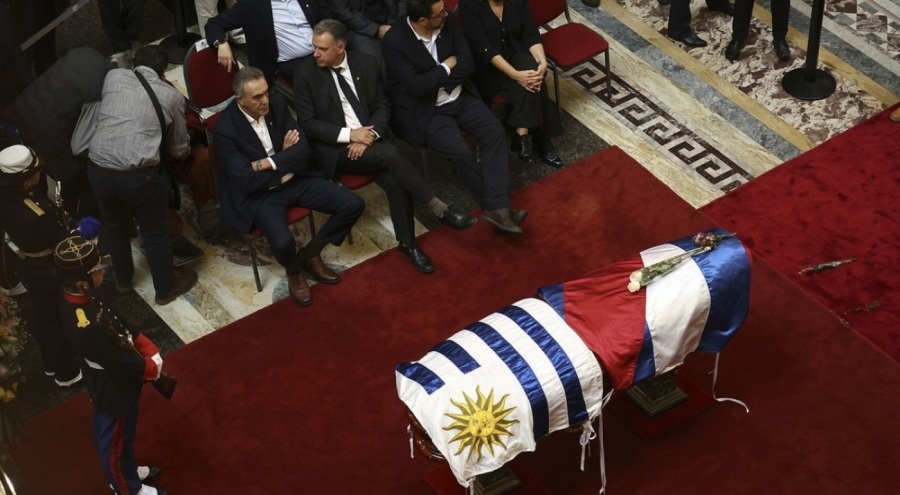 Dünyanın en yoksul Devlet Başkanı Jose Mujica, çiftliğinde defnedildi