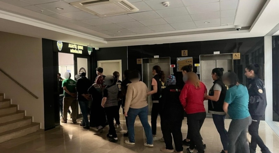 Fuhuş operasyonu sonucunda 12 kadın kurtarıldı