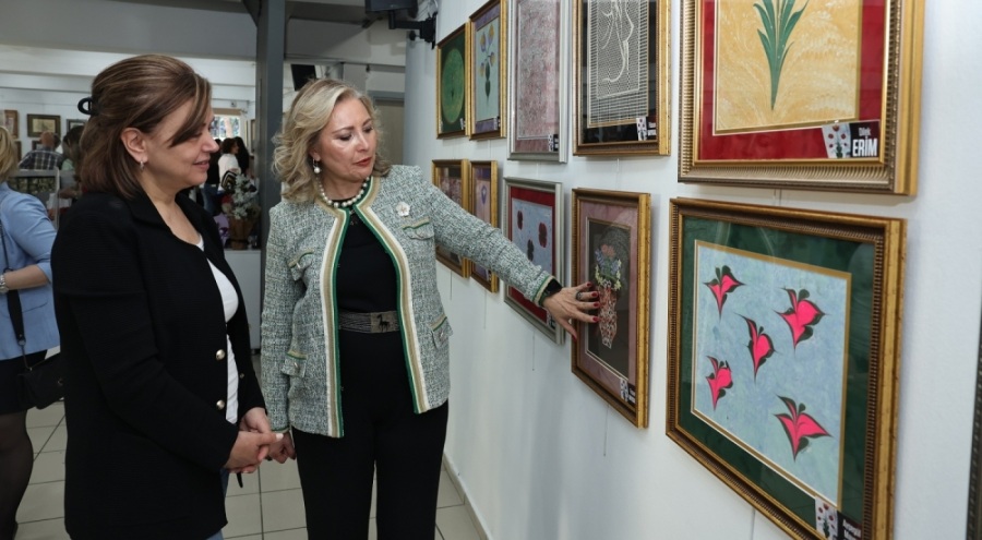Ebru ve kaat'ı sergisi Konak Kültürevi'nde açıldı