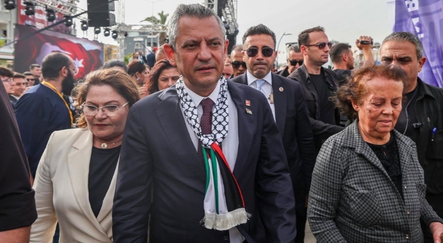 CHP lideri Özgür Özel'den Erdoğan'a 'Rahip Brunson ve şantaj' hatırlatması: Bir şey diyemiyor