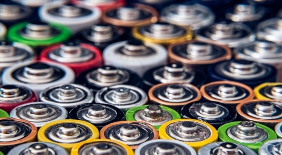 İspanya ve Portekiz'deki elektrik kesintisi iletişimde pilli radyonun önemini hatırlattı