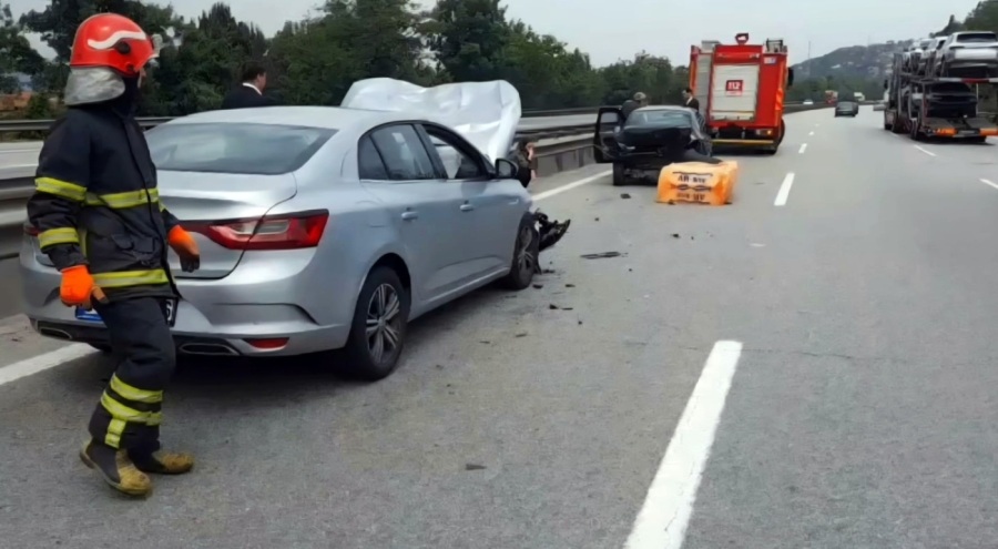 Anadolu Otoyolu'na düşen köpük zincirleme kazaya sebep oldu: 3 yaralı
