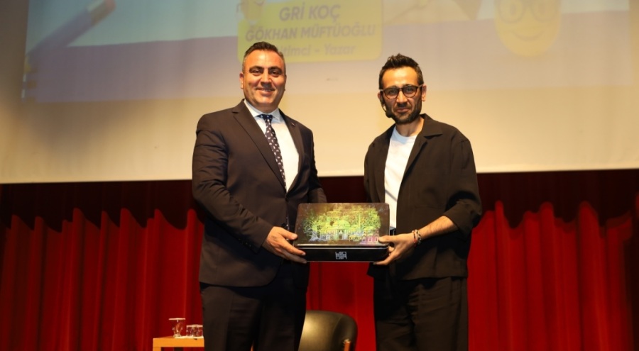 Bursa'da Gri Koç, gençlere Sınav Kazandıran Taktikler' semineri verdi