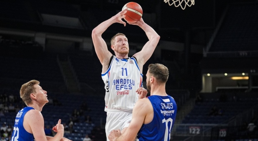 Anadolu Efes, Büyükçekmece Basketbol'u yendi
