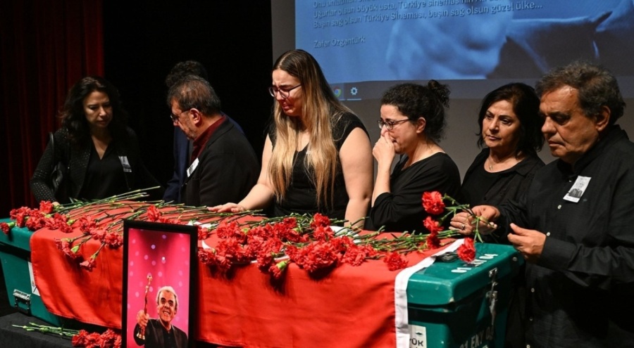 Yönetmen Ali Özgentürk, Adana'da son yolculuğuna uğurlandı