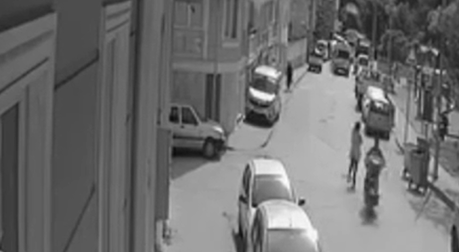 Bursa'da motosikletli kurye çarptığı kadını yerde bırakıp kaçtı!