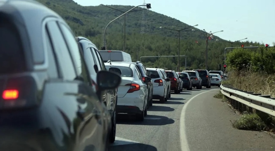Bakan Yerlikaya duyurdu: Trafiği engelleyen konvoylara ağır cezalar geliyor!