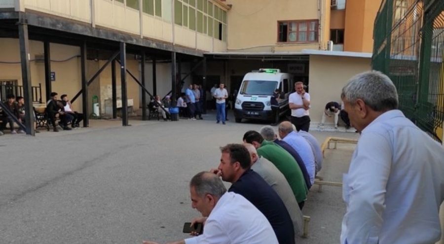 Trafoyu onarmak isterken akıma kapılıp öldü