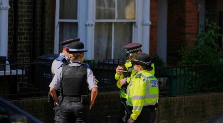 Londra'da bıçaklı saldırı: 5 kişi yaralandı, şüpheli aranıyor