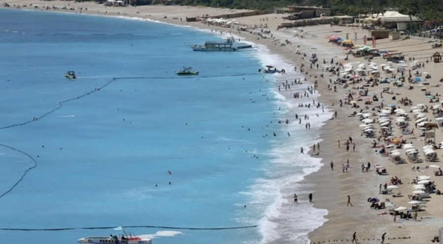 Fethiye ve Marmaris sahillerinde sıcak hava yoğunluğu