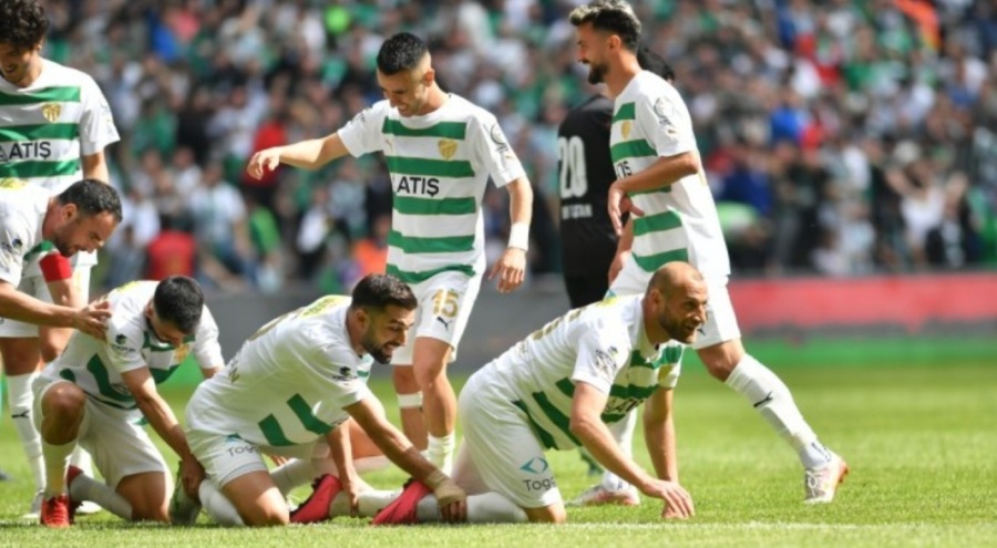 Bursaspor'dan tarihi sezon! 64 gollük güç gösterisi