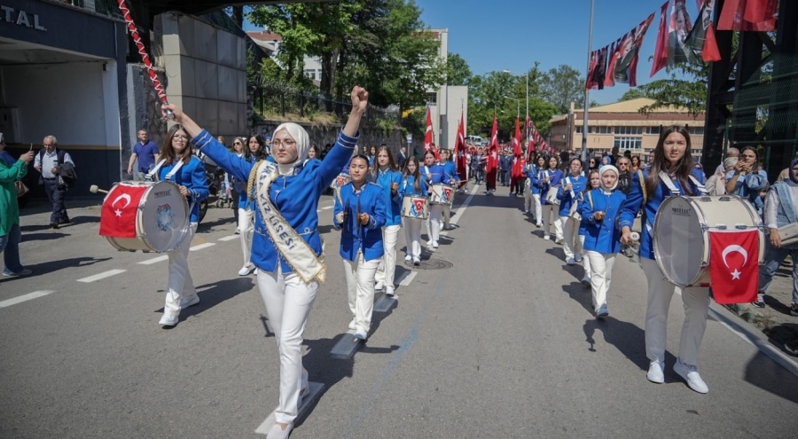 Bursa'da 19 Mayıs Atatürk'ü Anma, Gençlik ve Spor Bayramı kutlandı!