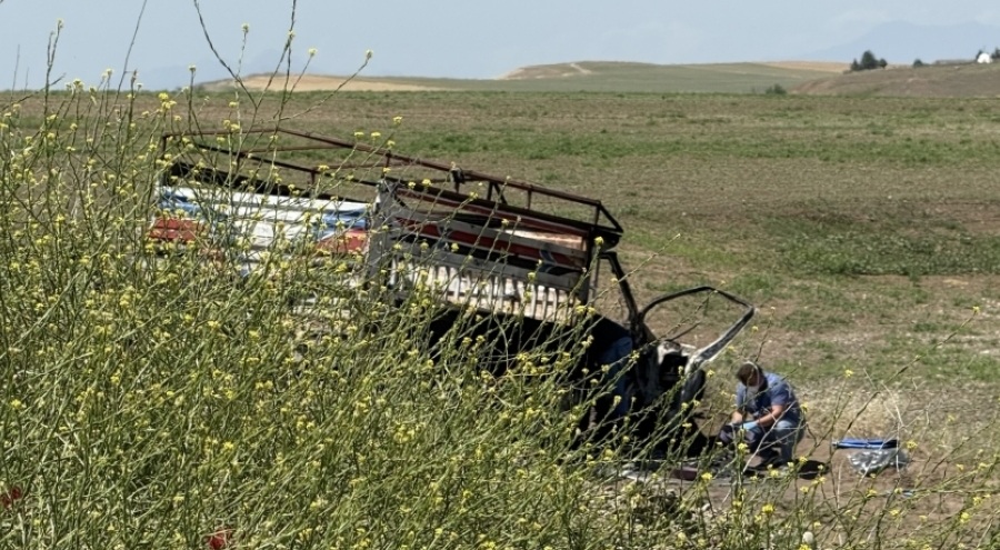 Baba oğul kamyonetle yanmış halde bulundu