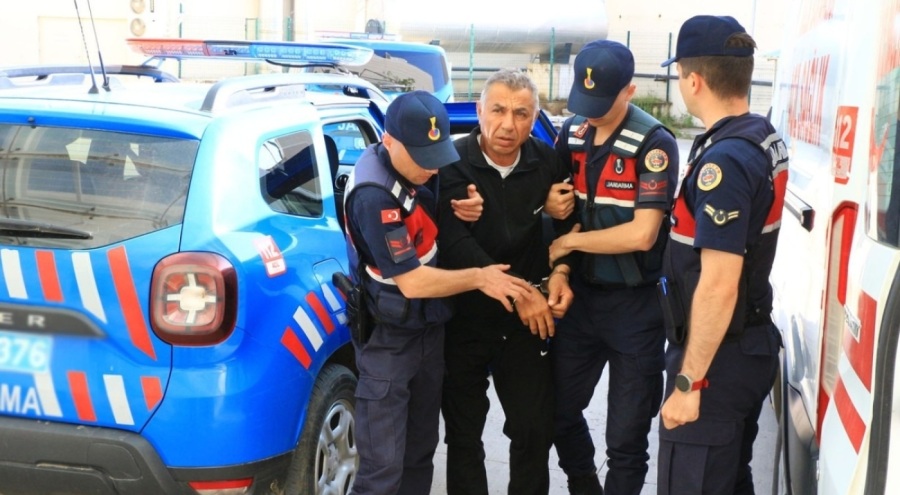 Tartıştığı kişiyi silahla katletti