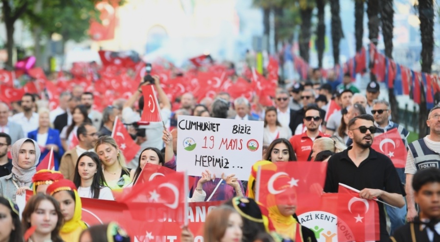 Bursa'da omuz omuza 19 Mayıs kortej yürüyüşü!