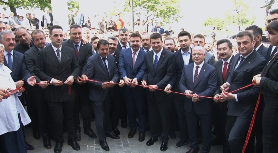 Ülkü Ocakları Bursa İl Başkanlığı'nın yeni binası hizmete girdi